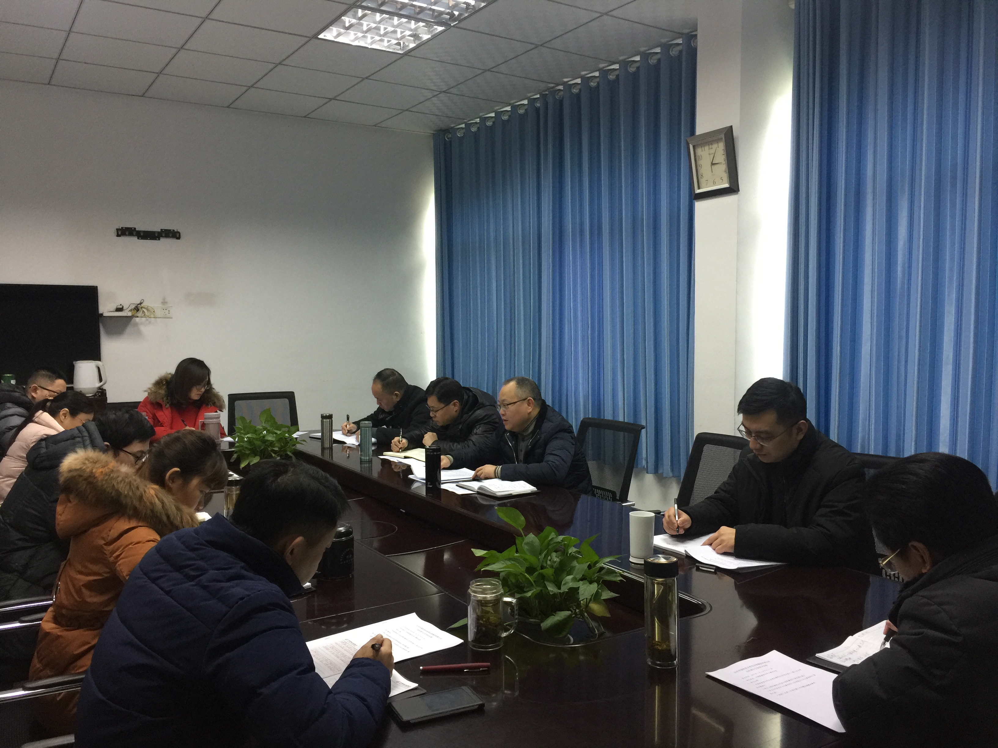 国产自拍
公司贯彻学习市委十二届七次全会精神 国产自拍
公司贯彻学习市委十二届七次全会精神